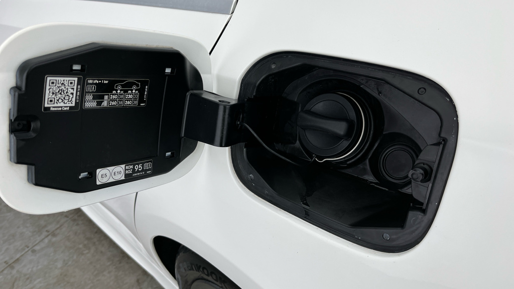 Mercedes-Benz A Class A180 Amg Line Premium White #31