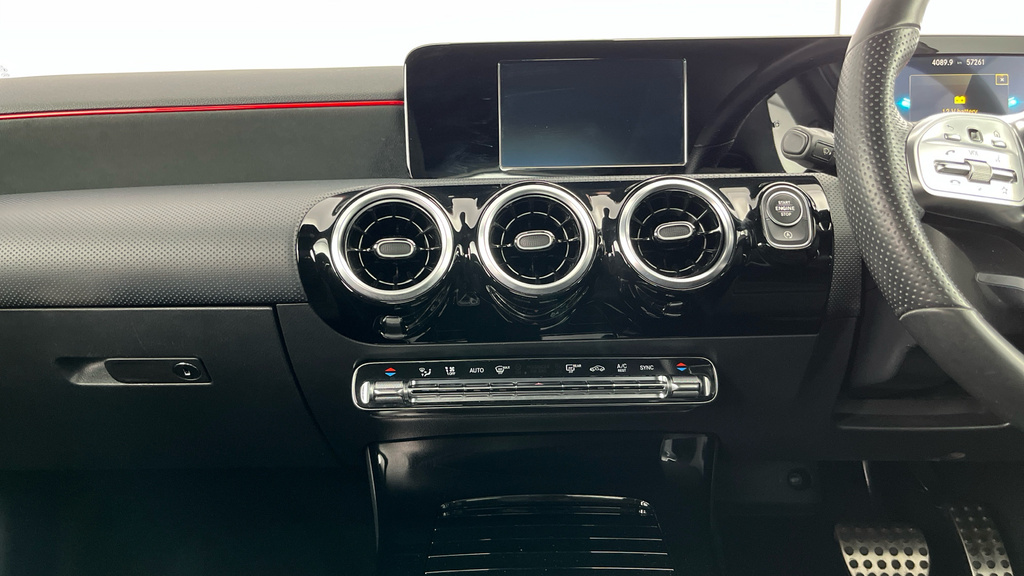 Mercedes-Benz A Class A180 Amg Line Premium White #16