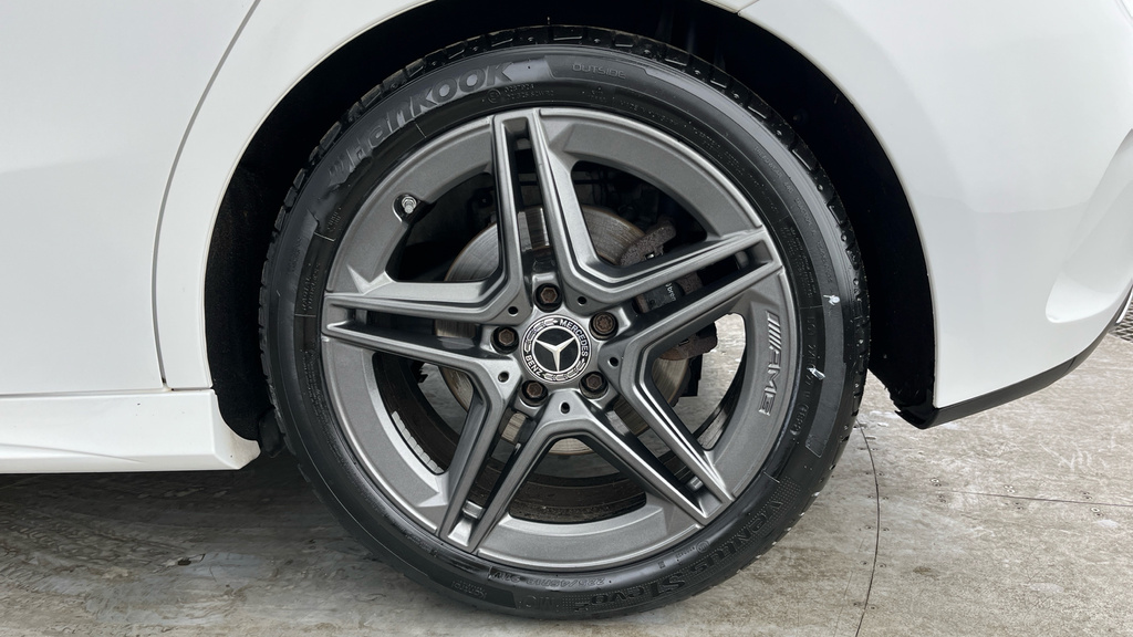 Mercedes-Benz A Class A180 Amg Line Premium White #28