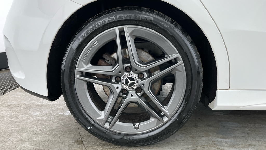 Mercedes-Benz A Class A180 Amg Line Premium White #29
