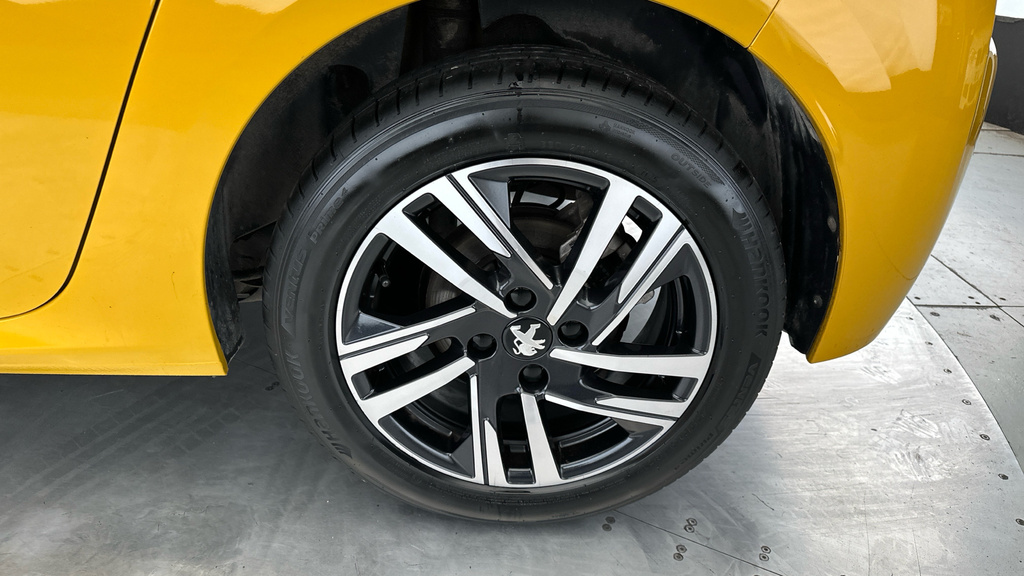 Peugeot 208 1.2 Puretech 100 Active Premium Eat8 Grey #23