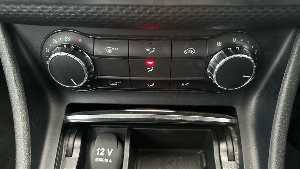Mercedes-Benz A Class 200 D Amg Line- Low Mileage, Sat-nav Reversing C Silver #17