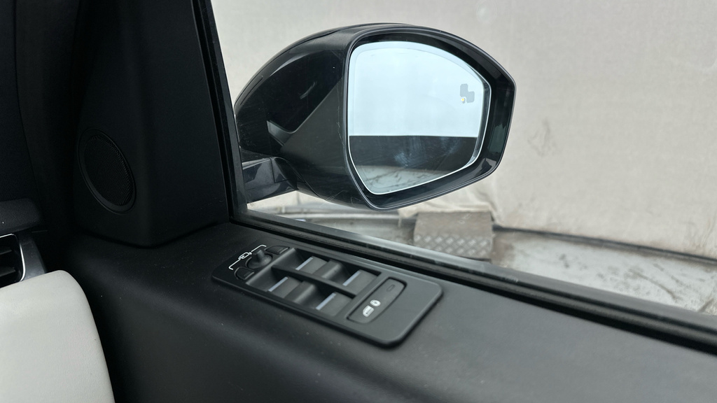 Land Rover Discovery Sport 2L S Grey #15