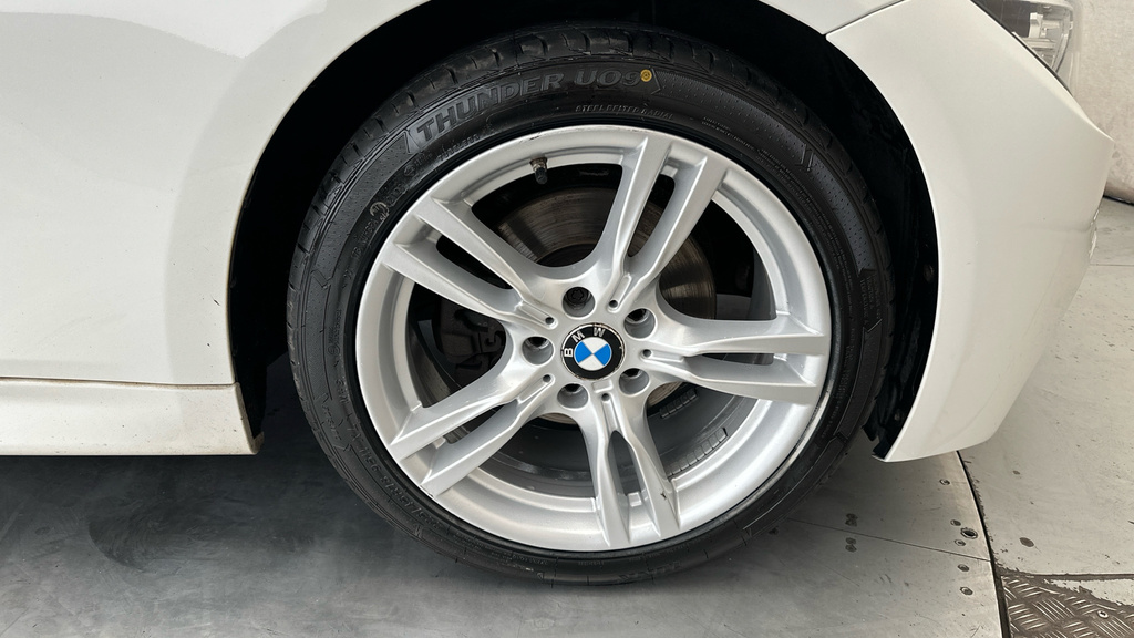BMW 3 Series 320D Sport Touring White #25