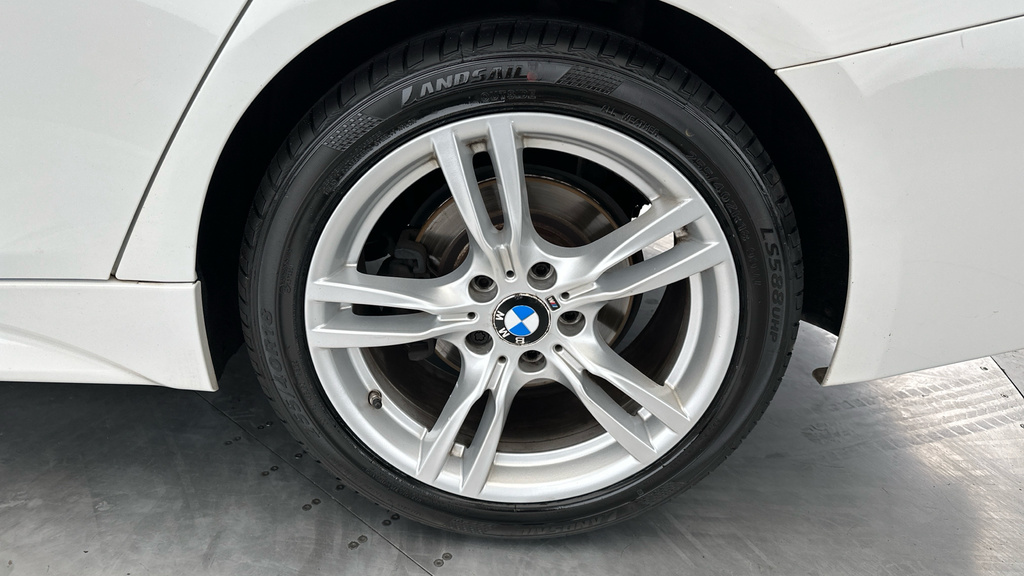 BMW 3 Series 320D Sport Touring White #23