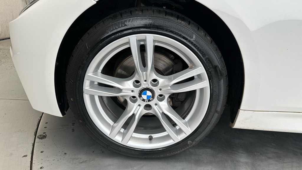 BMW 3 Series 320D Sport Touring White #22