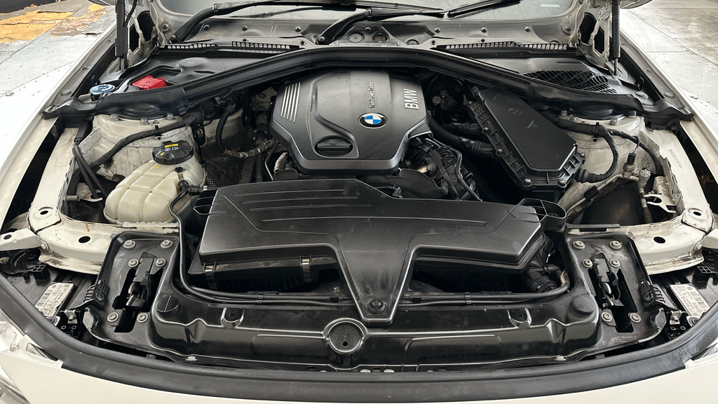 BMW 3 Series 320D Sport Touring White #21