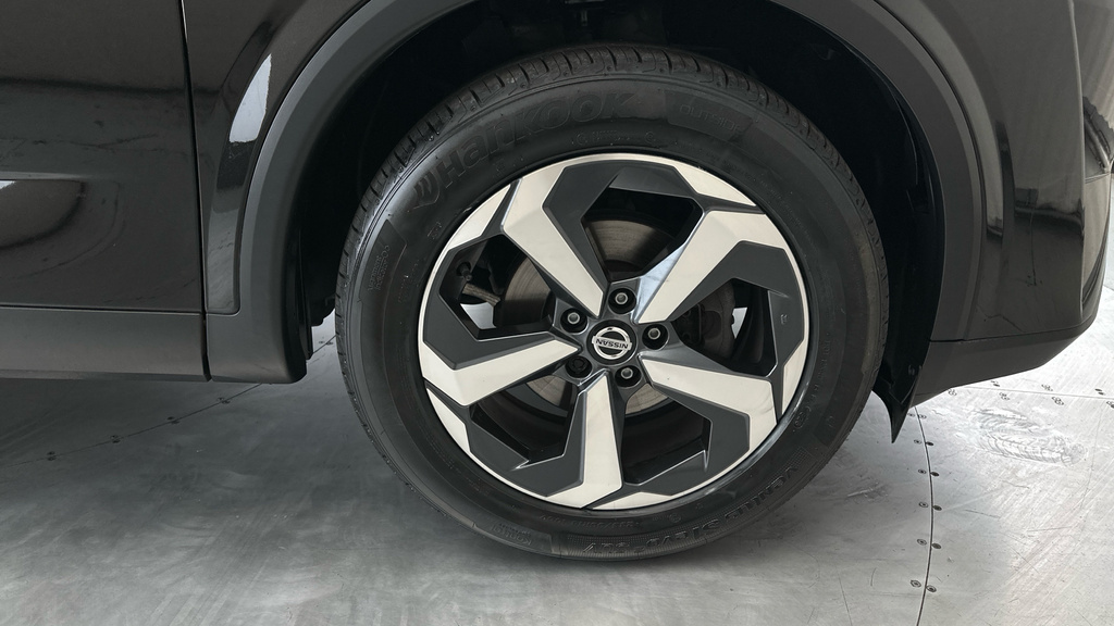 Nissan Qashqai Tekna Black #30