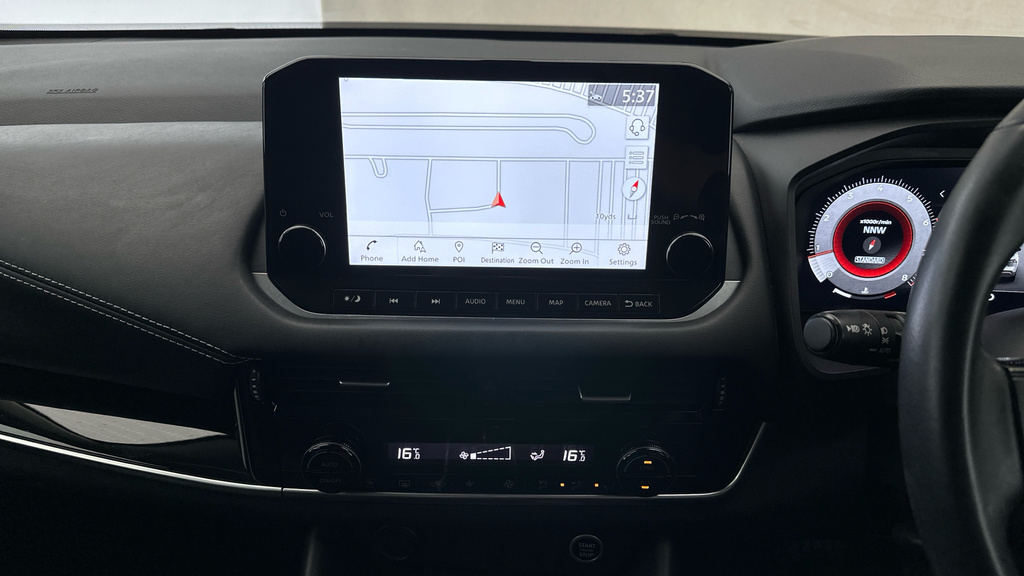 Nissan Qashqai Tekna Black #22