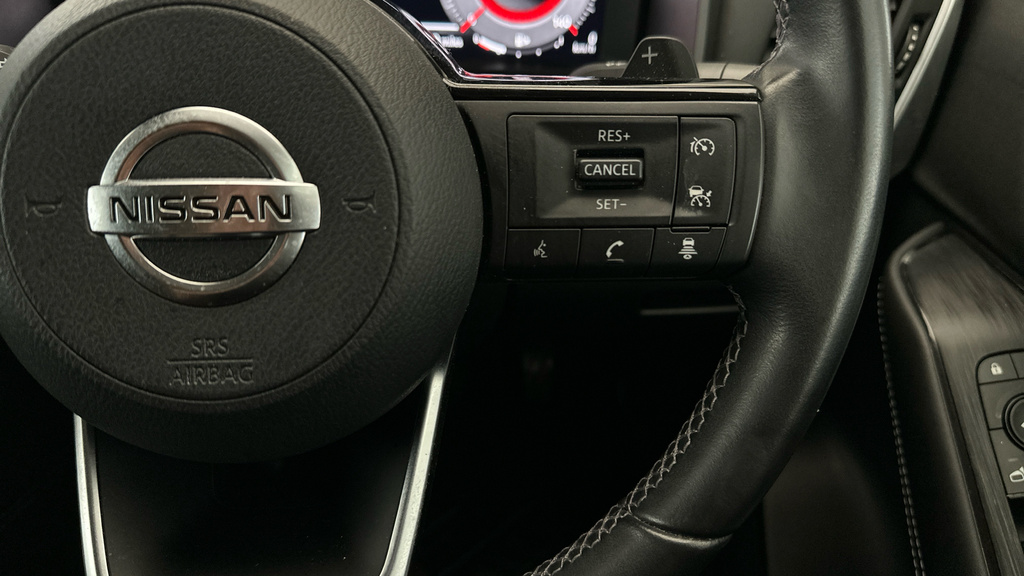 Nissan Qashqai Tekna Black #16