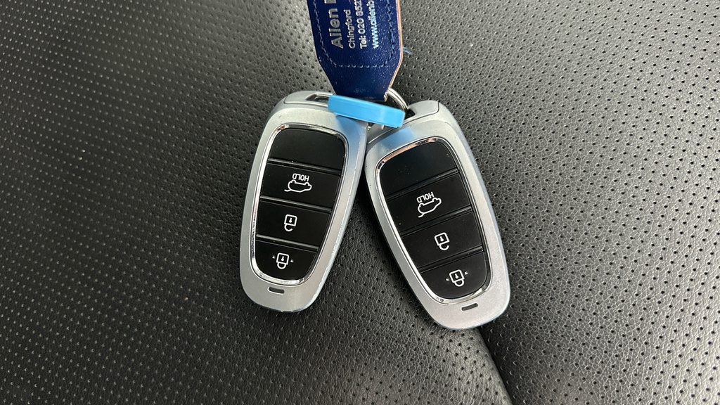 Hyundai Tucson Se Connect White #30