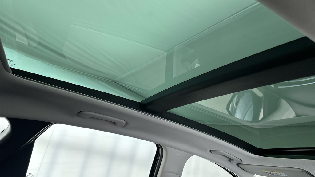 Hyundai Tucson Se Connect White #4