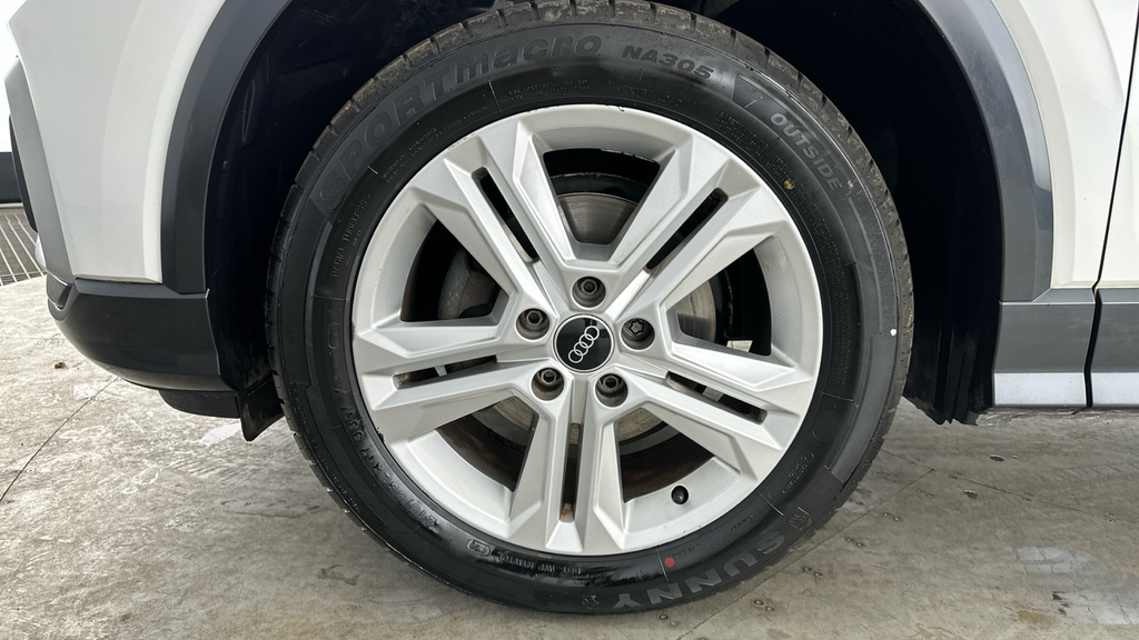 Audi Q2 Audi Q2 Sport 30 Tfsi 110 Ps 6-Speed White #22