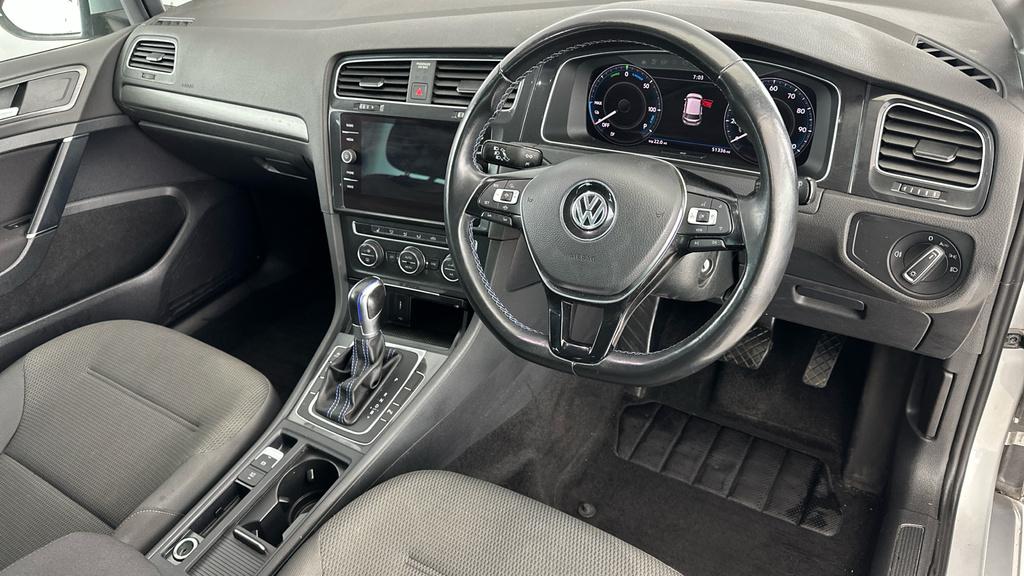 Volkswagen e-Golf Hatchback 35.8Kwh Hatchback 136 Blue #9