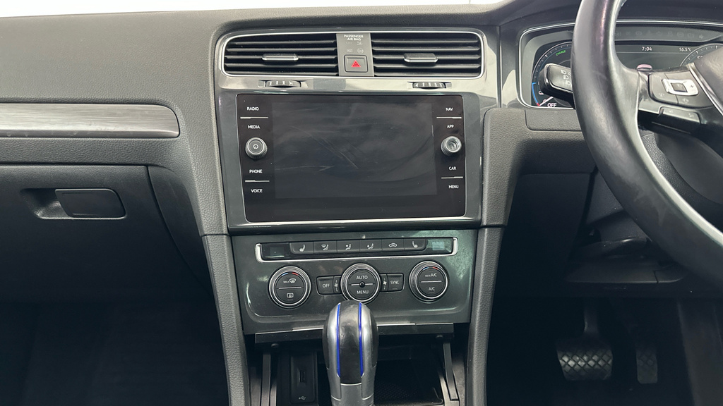 Volkswagen e-Golf Hatchback 35.8Kwh Hatchback 136 Blue #16