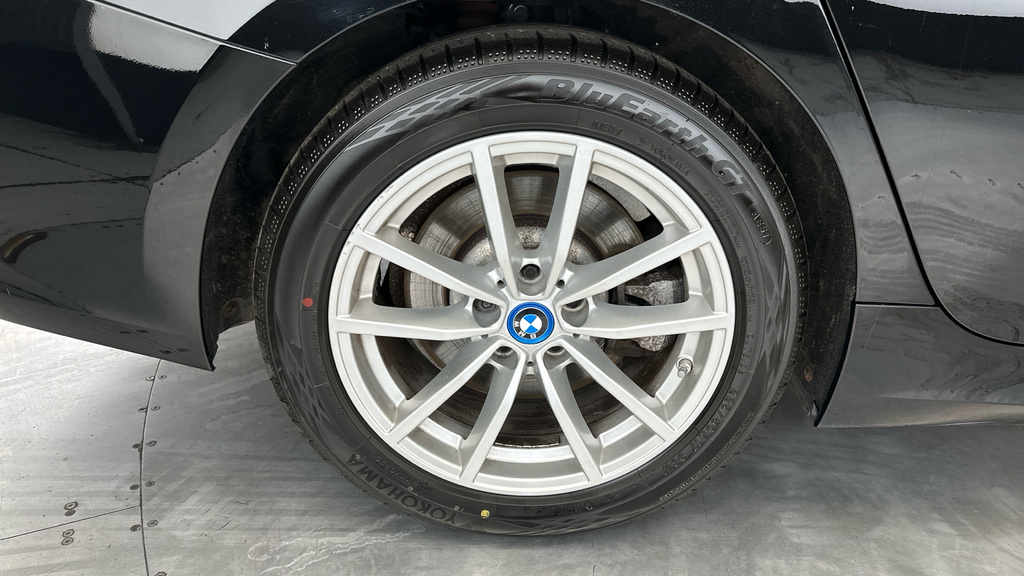BMW 3 Series 330E M Sport Saloon #30
