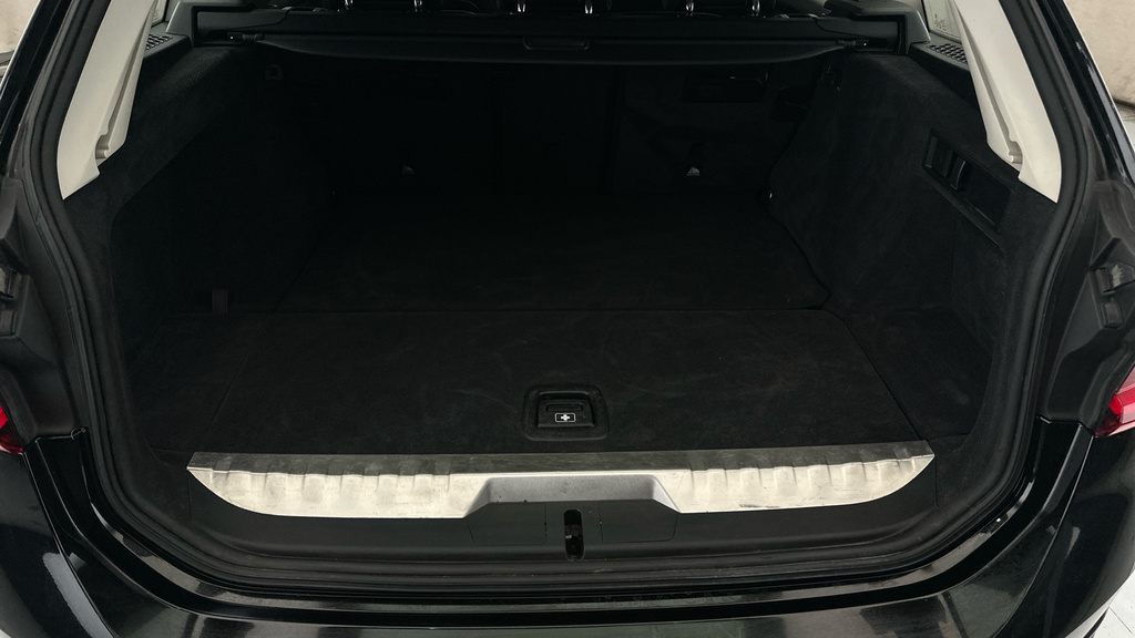 BMW 3 Series 330E M Sport Saloon #26