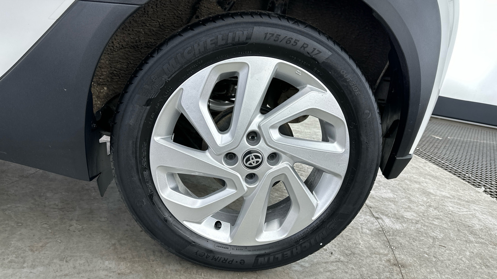 Toyota Aygo X Edge Parking Pack White #21