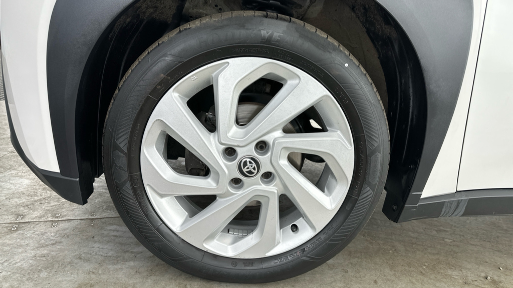 Toyota Aygo X Edge Parking Pack White #20