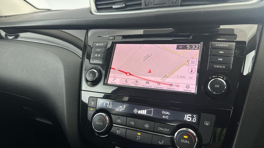 Nissan Qashqai Acenta Premium Black #18