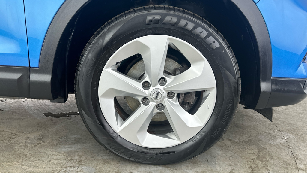 Nissan Qashqai Acenta Premium Black #26