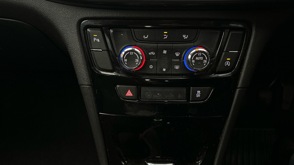 Vauxhall Mokka X 1.4T Design Nav Silver #16