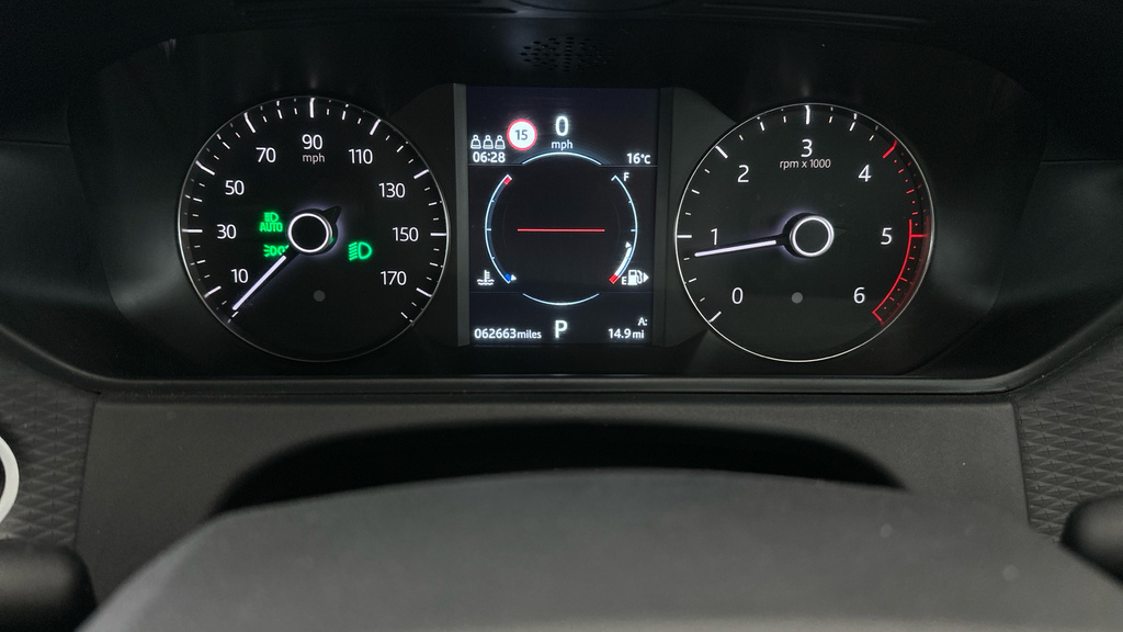 Land Rover Range Rover Velar 5.0 P550 Dynamic Edition Black #23