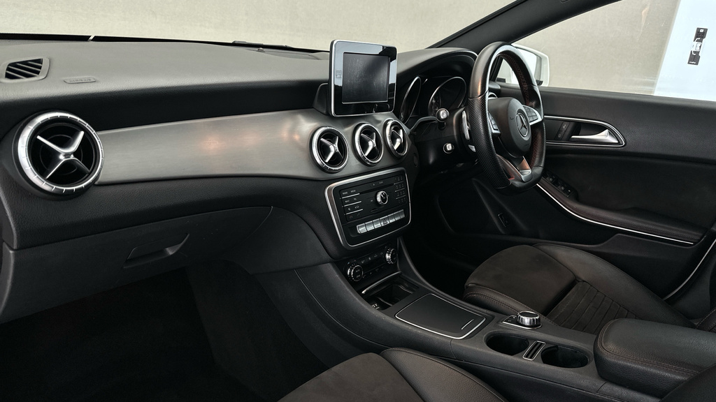 Mercedes-Benz CLA Class Cla 180 Amg Line Edition White #10