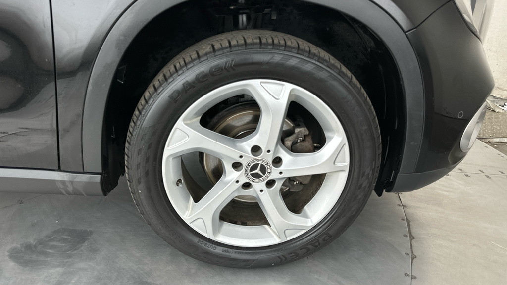 Mercedes-Benz GLA Class 1.6 Gla 180 Amg Line Edition 121 Bhp Black #26