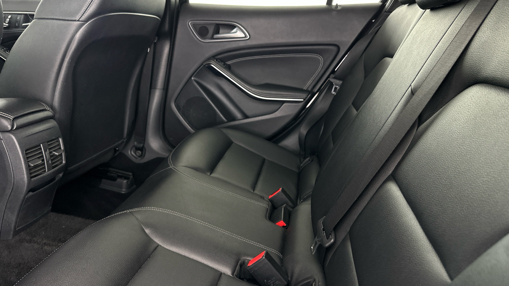 Mercedes-Benz GLA Class 1.6 Gla 180 Amg Line Edition 121 Bhp Black #20