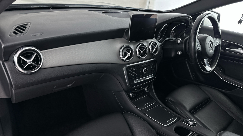 Mercedes-Benz GLA Class 1.6 Gla 180 Amg Line Edition 121 Bhp Black #13