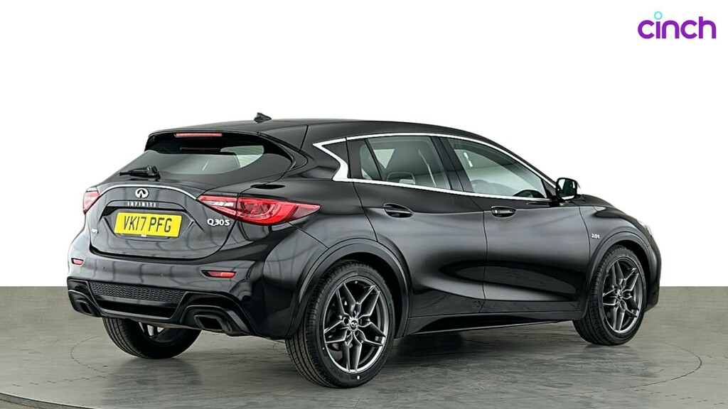 Infiniti Q30 1.5D Premium Dct Black #4