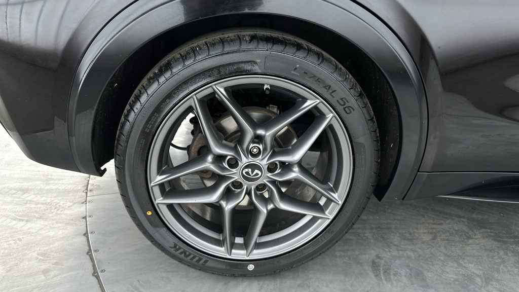 Infiniti Q30 1.5D Premium Dct Black #24