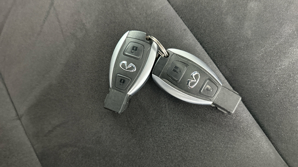 Infiniti Q30 1.5D Premium Dct Black #27