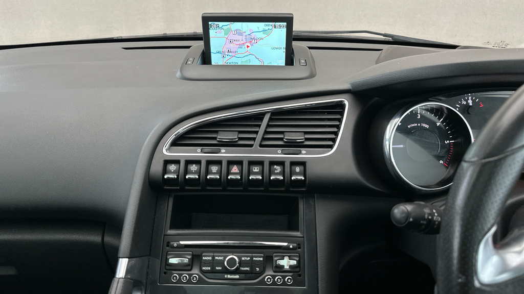 Peugeot 3008 Suv White #19