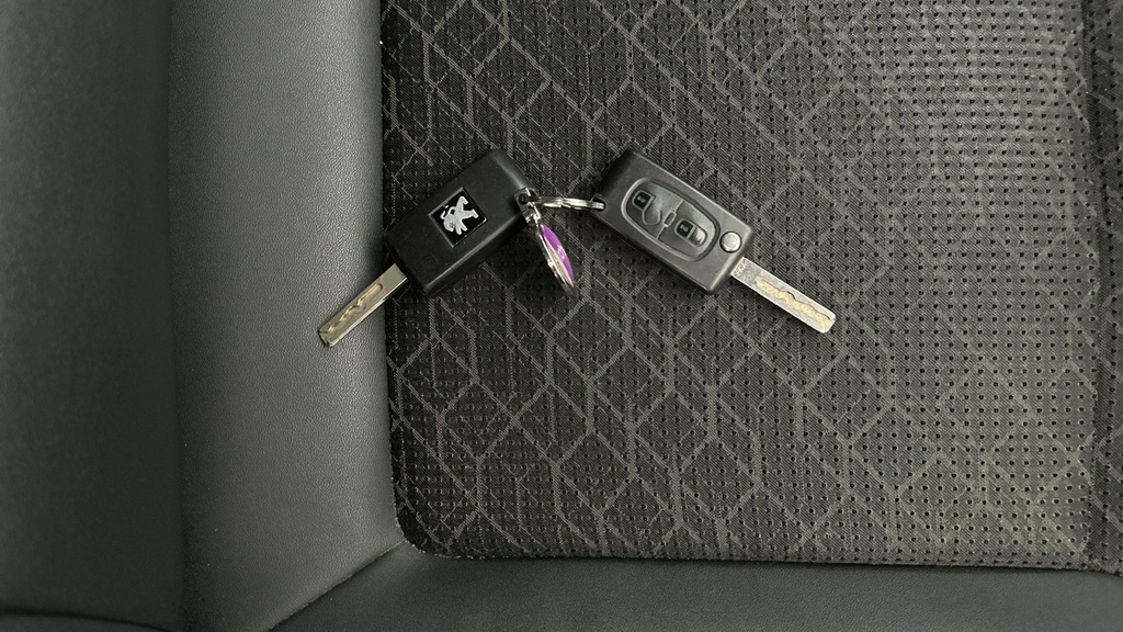Peugeot 3008 Suv White #29