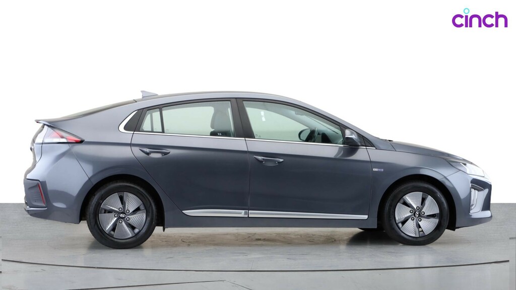 Hyundai Ioniq Premium White #2