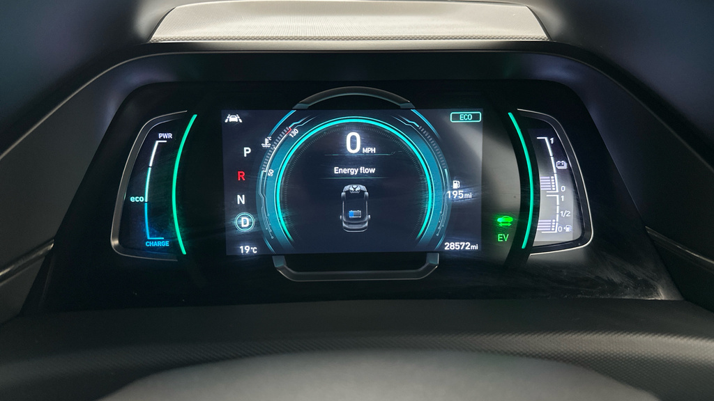 Hyundai Ioniq Premium White #20