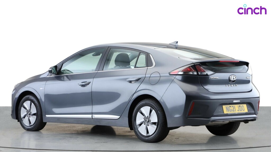 Hyundai Ioniq Premium White #6