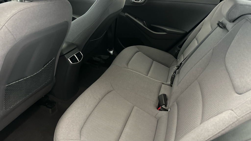 Hyundai Ioniq Premium White #21