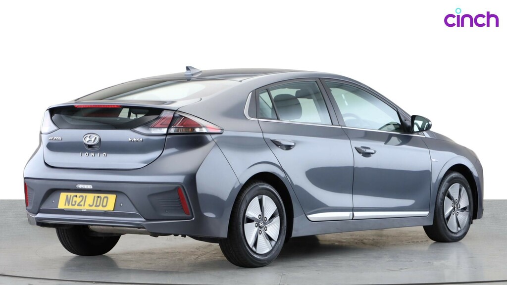 Hyundai Ioniq Premium White #3