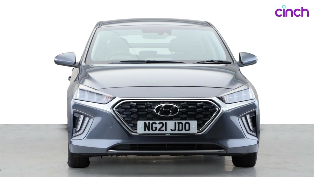 Hyundai Ioniq Premium White #9