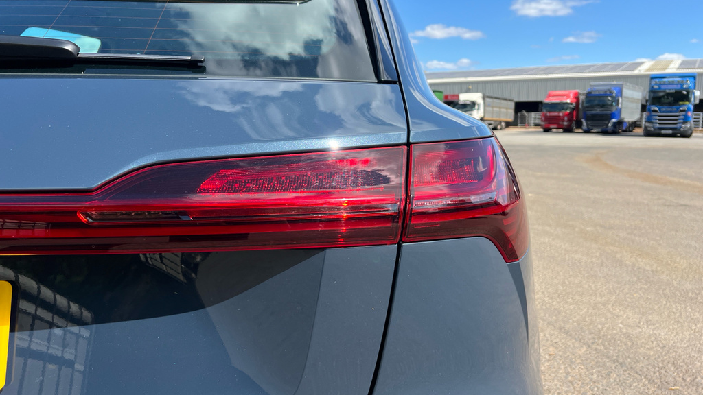 Audi Q8 e tron 250Kw 50 Quattro 95Kwh S Line 2023 Blue #37