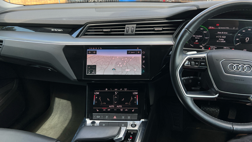 Audi Q8 e tron 250Kw 50 Quattro 95Kwh S Line 2023 Blue #12