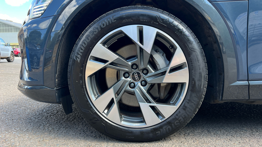 Audi Q8 e tron 250Kw 50 Quattro 95Kwh S Line 2023 Blue #18
