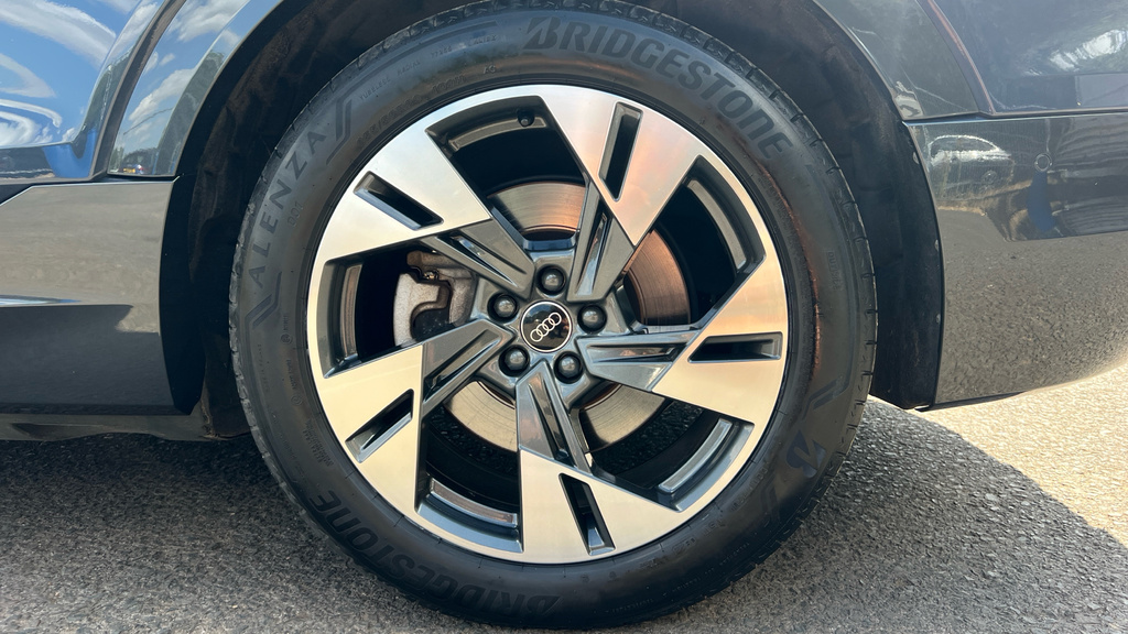 Audi Q8 e tron 250Kw 50 Quattro 95Kwh S Line 2023 Blue #19