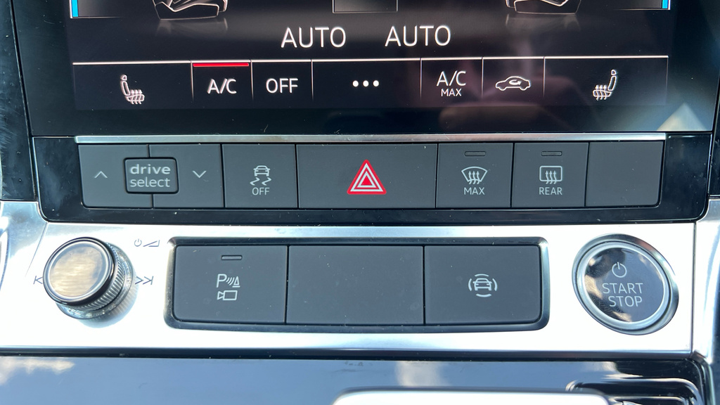 Audi Q8 e tron 250Kw 50 Quattro 95Kwh S Line 2023 Blue #22