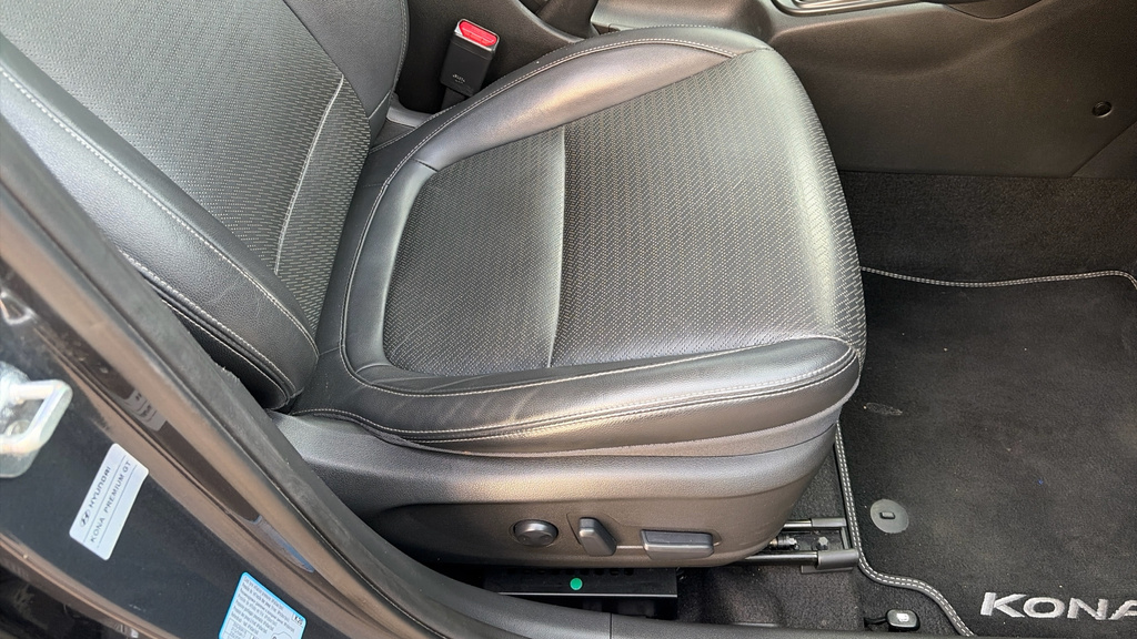 Hyundai Kona 1L Premium Black #32