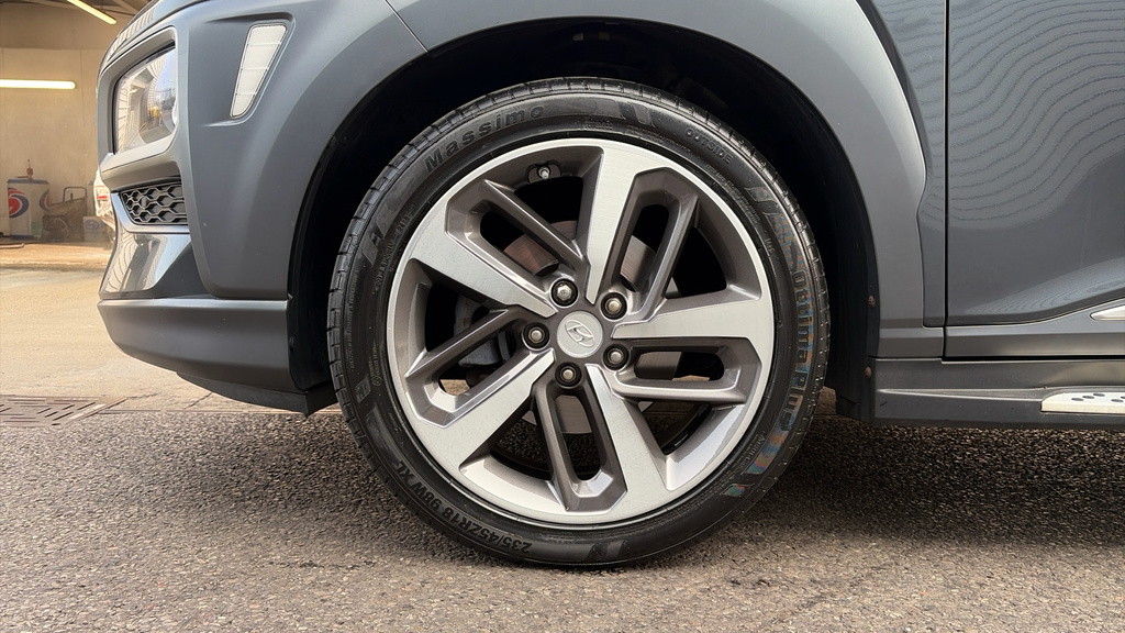 Hyundai Kona 1L Premium Black #21