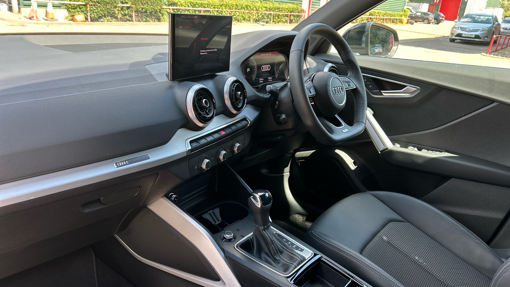 Audi Q2 Audi Q2 Black Edition 35 Tfsi 150 Ps S Tronic Black #10